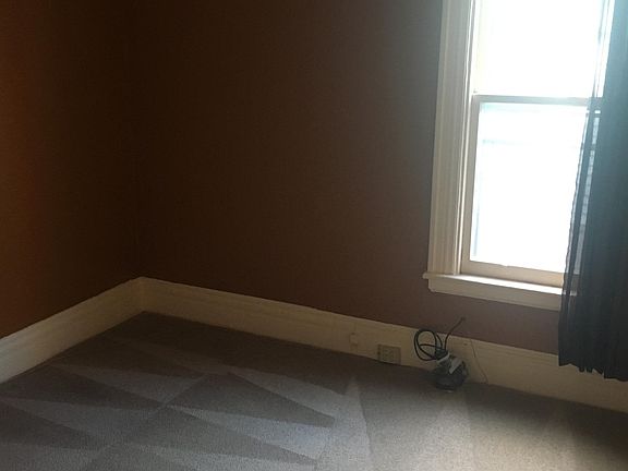 2nd bedroom with closet