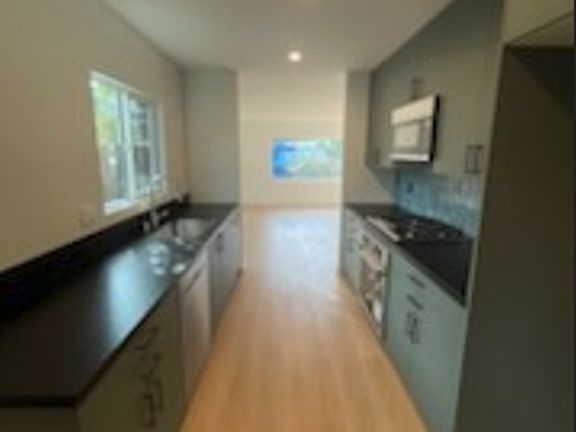 5th image of 423 E Hardy St APT 1