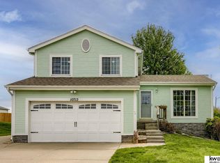 10713 S 18th St, Bellevue, NE 68123