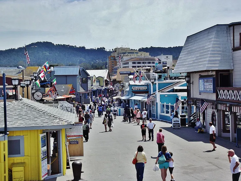 Monterey - 20 min drive away
