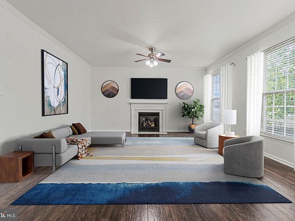 2nd image of 6921 Versaille Dr
