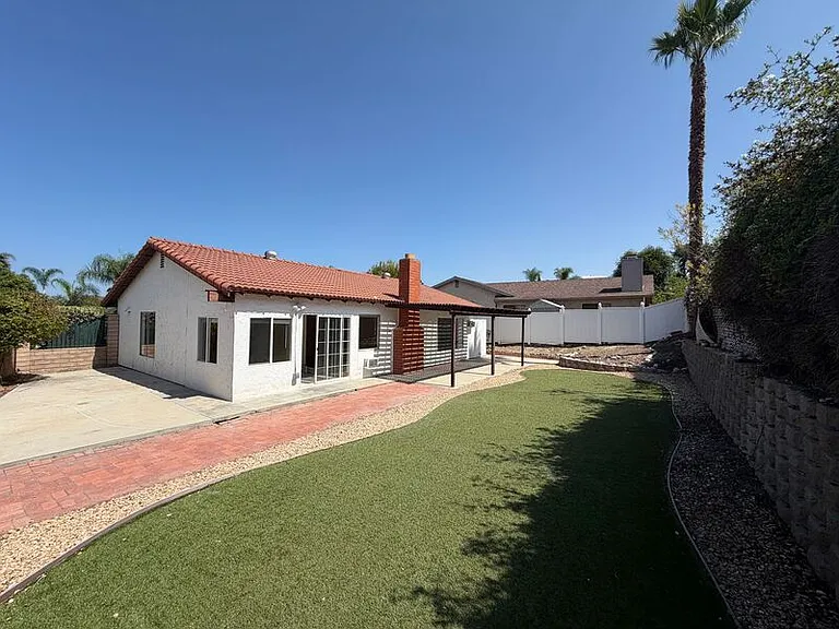6645 Amberly St — Photo 19