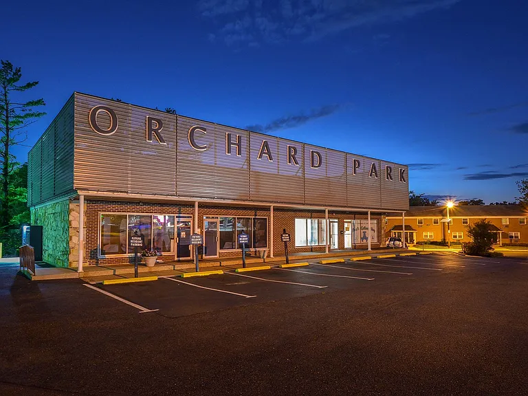 Orchard Park — Photo 20