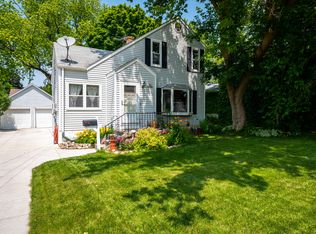 N50W6448 Western Rd, Cedarburg, WI 53012