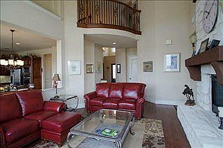 4th image of 2415 Lilyfield Dr