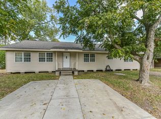 1030 Perkins Dr, Bacliff, TX 77518