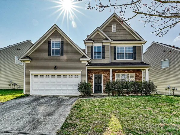 9422 Macquarie Ln, Charlotte, NC 28227