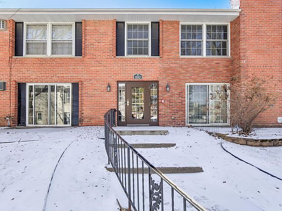 2nd image of 810 Old Settlers Trl APT 3