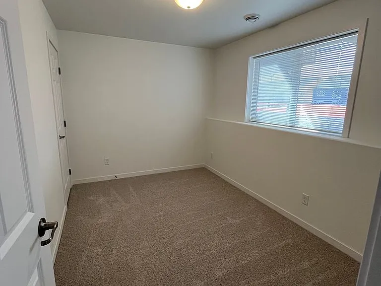 6141 Martin Ln W #B — Photo 38