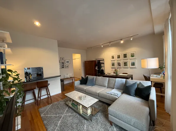 214 E 11th St APT 3B, New York, NY 10003