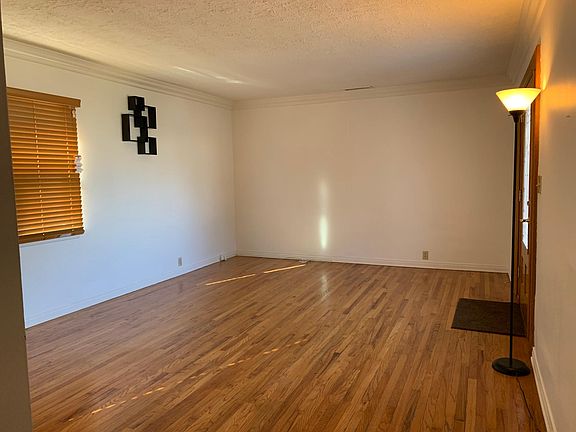 5th image of 185 S Quigley Ave