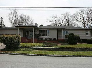 22 Red Cedar Dr, Cranston, RI 02920