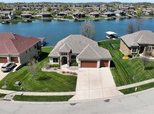 1202 Lakecrest Cir, Raymore, MO 64083