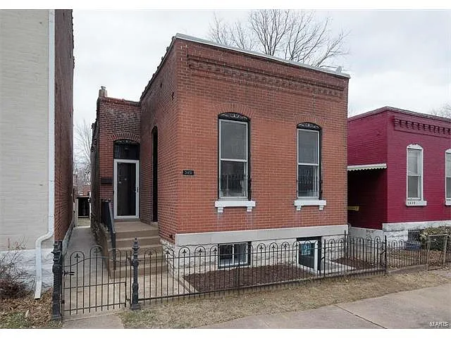 3451 Wisconsin Ave photo 1