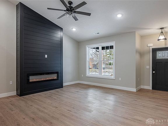 4th image of 299 Eastline Dr