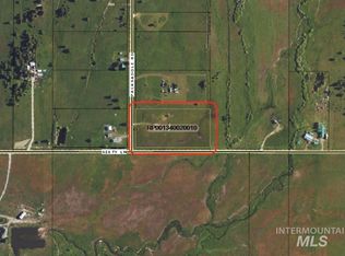 10184 Packsaddle Rd, Cascade, ID 83611