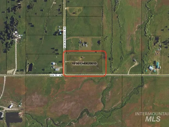 10184 Packsaddle Rd, Cascade, ID 83611