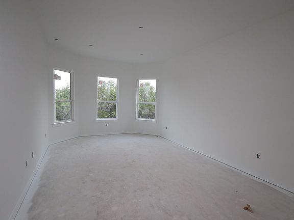 4th image of 4008 Fulton Dr