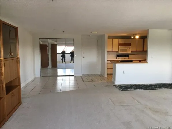 109 Putter Dr Unit 614, Wallingford, CT 06492