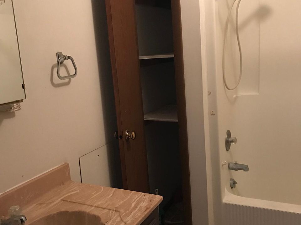 2nd image of 106 S Main St #3