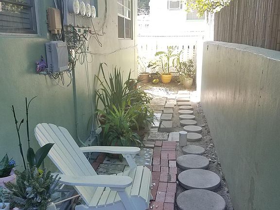 4th image of 712 Galveston Ln