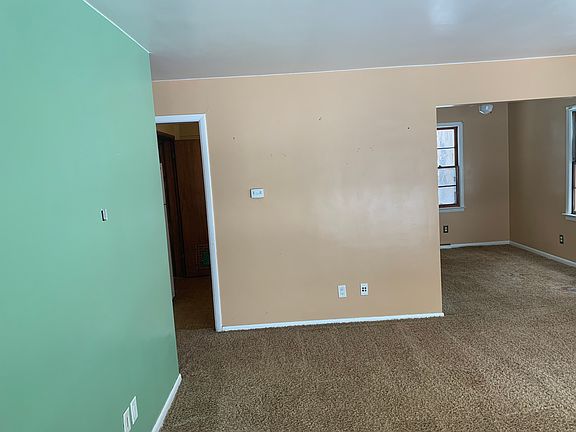 4th image of 296 McDowell Ave