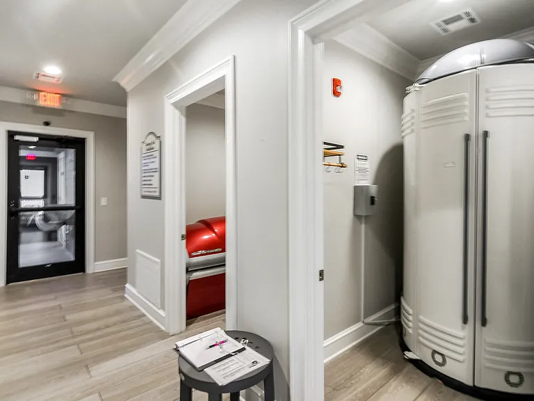 Crossgates Apartment Homes — Photo 22