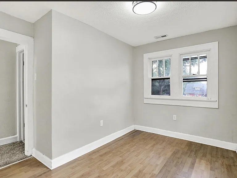 1031 N Dearborn St #B — Photo 19