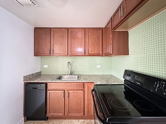 3rd image of 7632 N Milwaukee Ave #A3