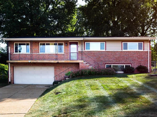 1306 Wyncrest Dr, Ballwin, MO 63011