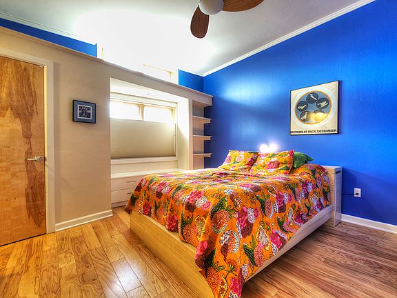 3rd image of 110 Richmond Dr SE Unit 206