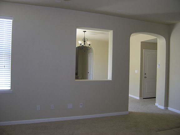 Looking to dining room