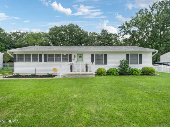 13 Charles Avenue, Manchester, NJ 08759