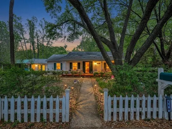 110 N Grace St, Crockett, TX 75835