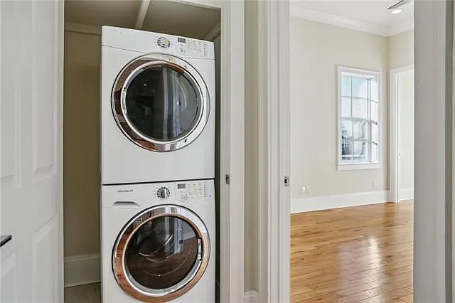 2328 Valence St #UPPER — Photo 17