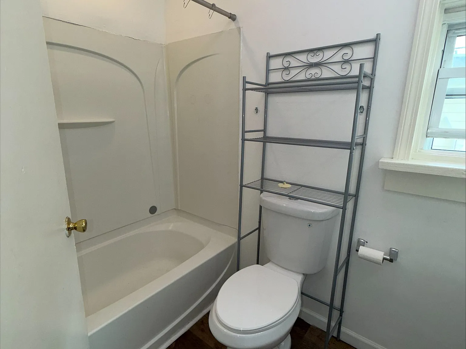 2 bed, 740 sqft, $2,950 — Photo 2