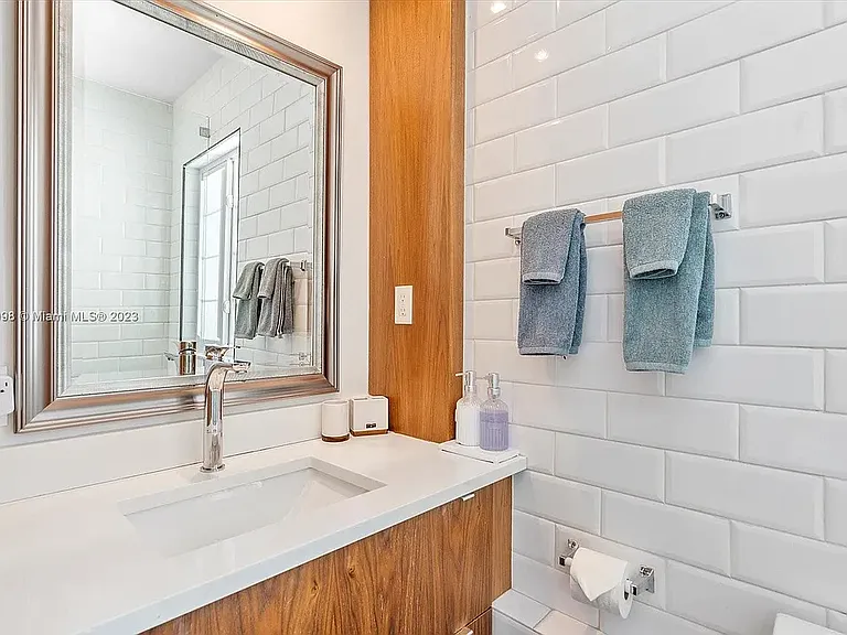 3025 Indian Creek — Photo 24