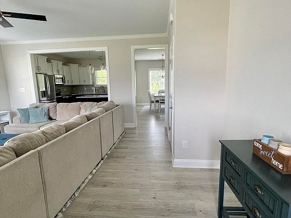 5th image of 423 Taylorwood Drive