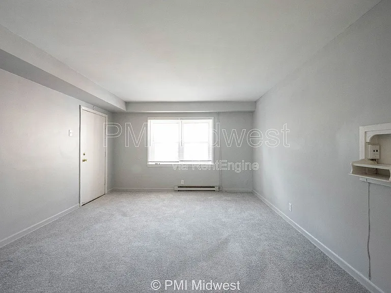 3725 N Sherman Dr #7 — Photo 4