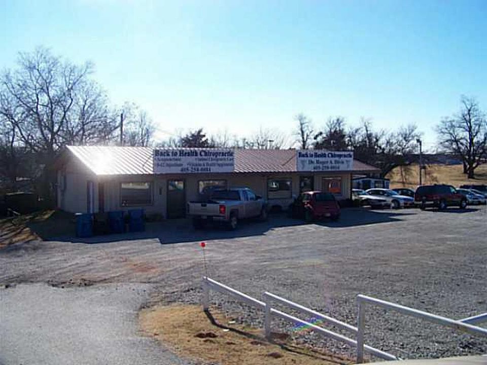 2nd image of 511 E 1st St
