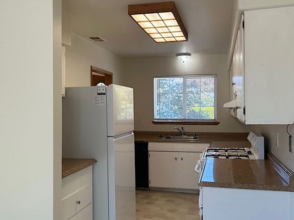 3rd image of 301 Arlen Dr