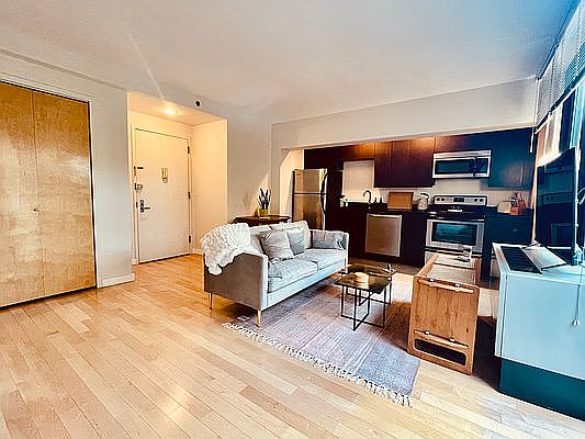 1st image of 1595 Lexington Ave #3J