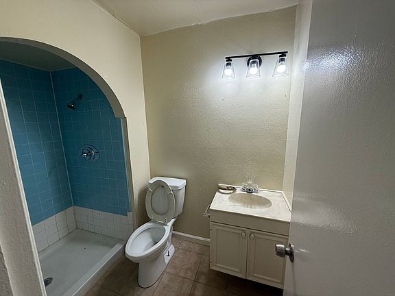 5th image of 305 Thistle Dr