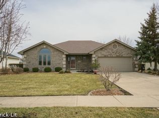9911 W 195th St, Mokena, IL 60448