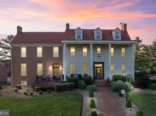 15164 Berlin Tpke, Hillsboro, VA 20132