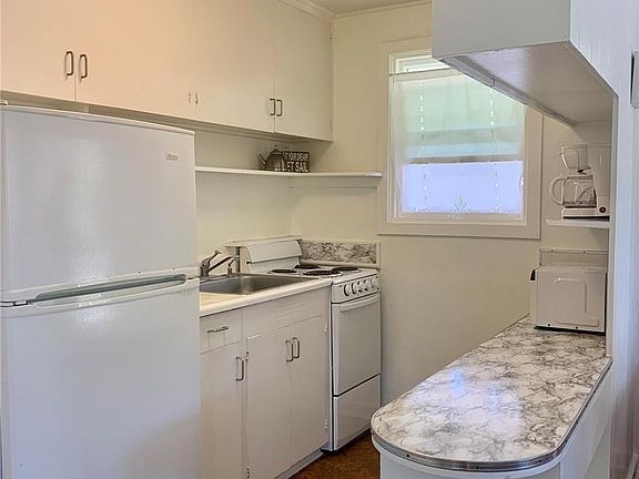 5th image of 3137 Brokaw St APT B3