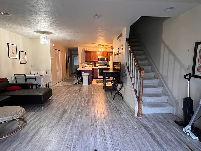 3826 Mercedes Pl — Photo 3