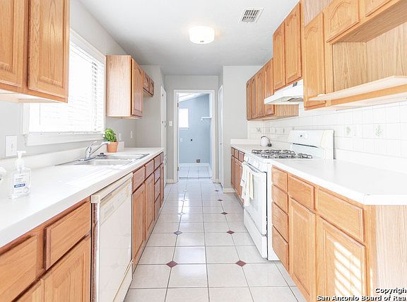 5th image of 3214 Greenacres Dr
