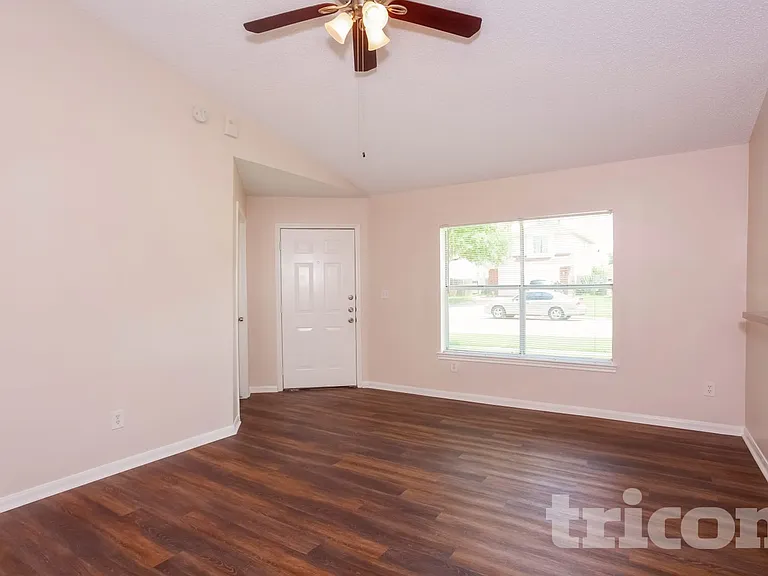 3103 Kelling St — Photo 3