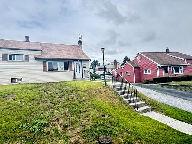 5224 Woodlawn Street - 1 — Photo 3